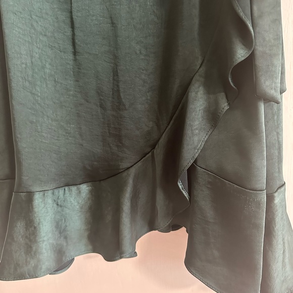 Dark green satin faux wrap dress - Picture 3 of 4